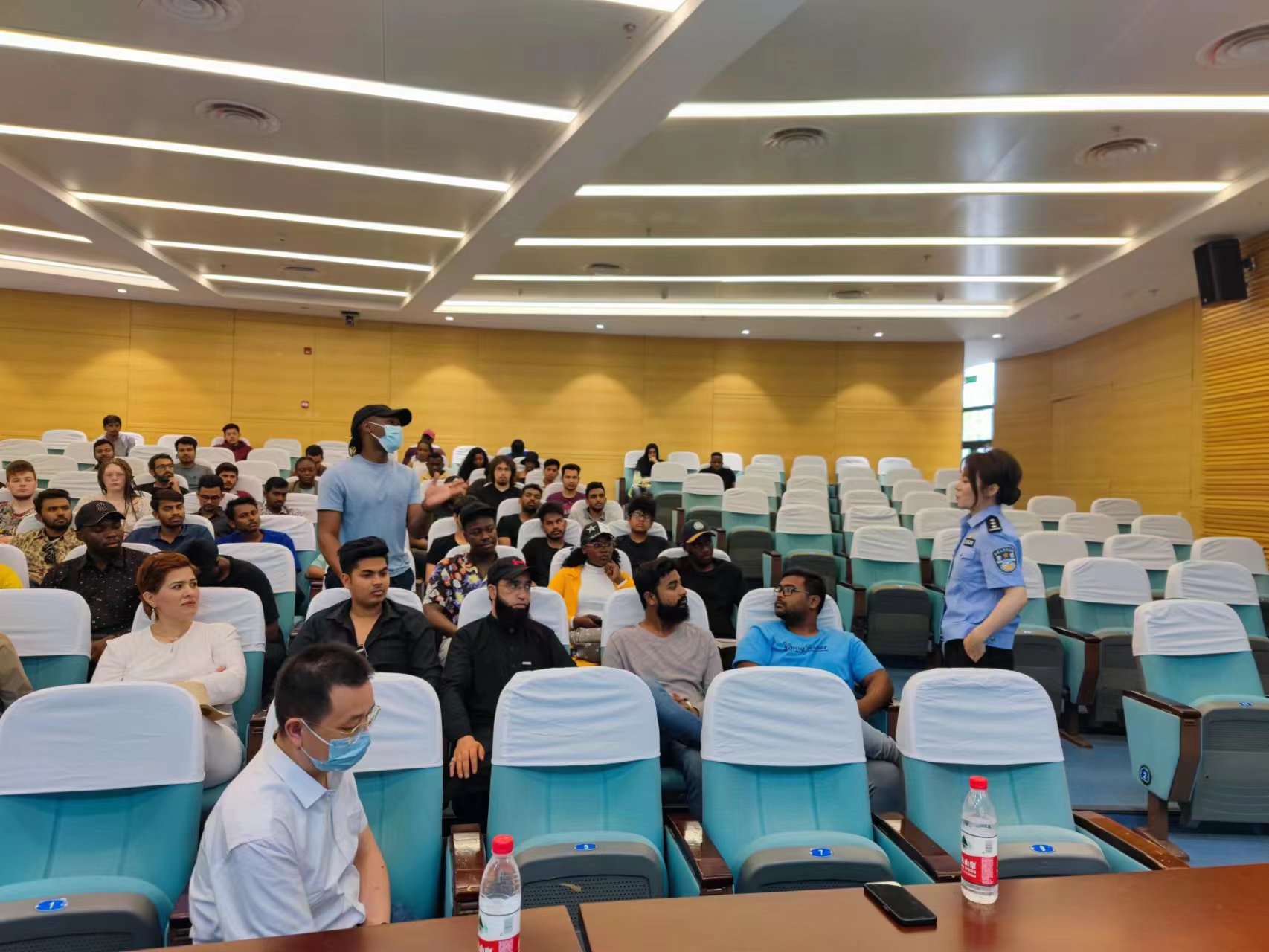 1684401830519421.jpg 普法交流.jpg