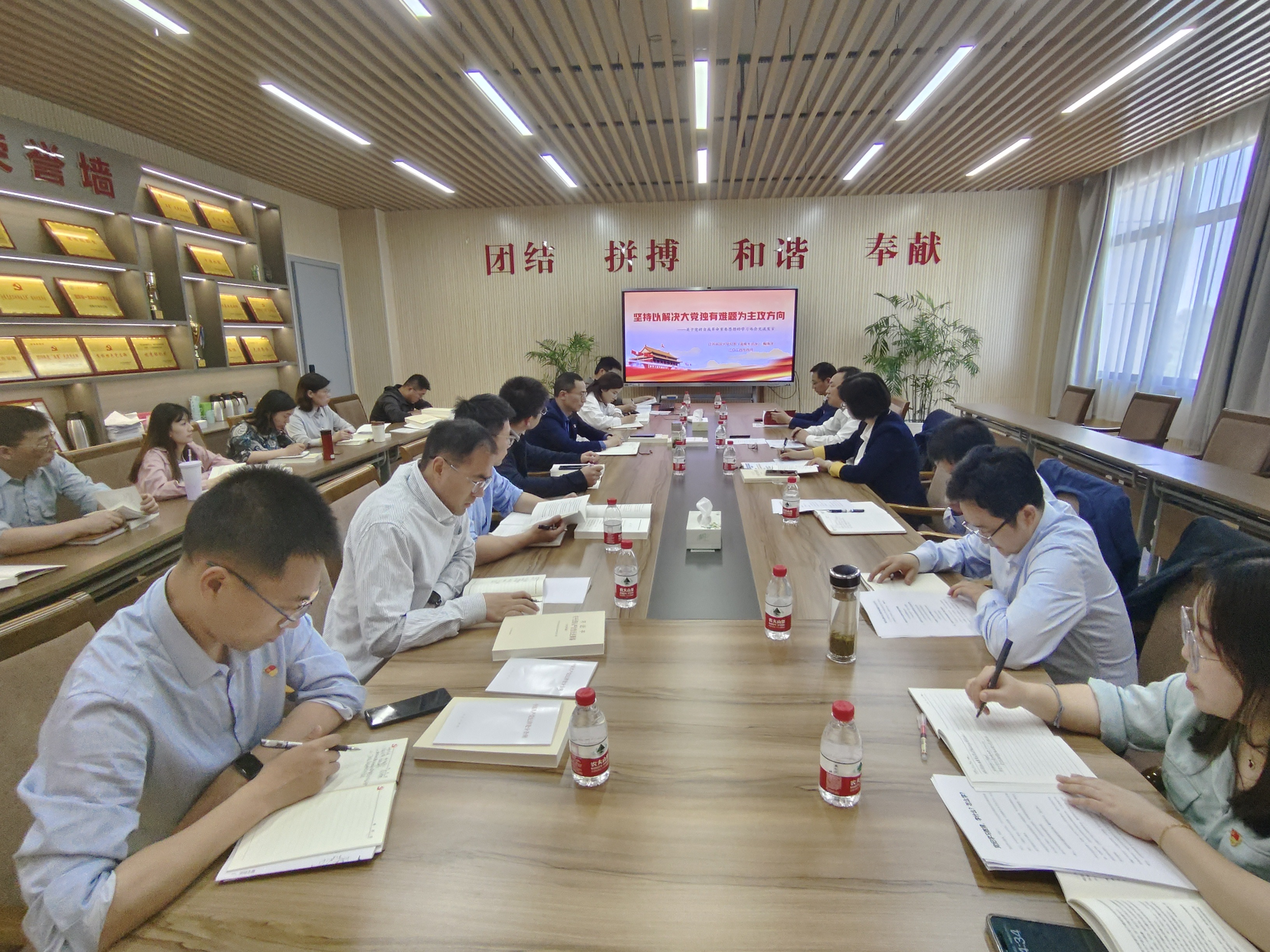 1714172386624046.jpg 7462c91e7a5f2baaad763d84b5f74a59.JPG