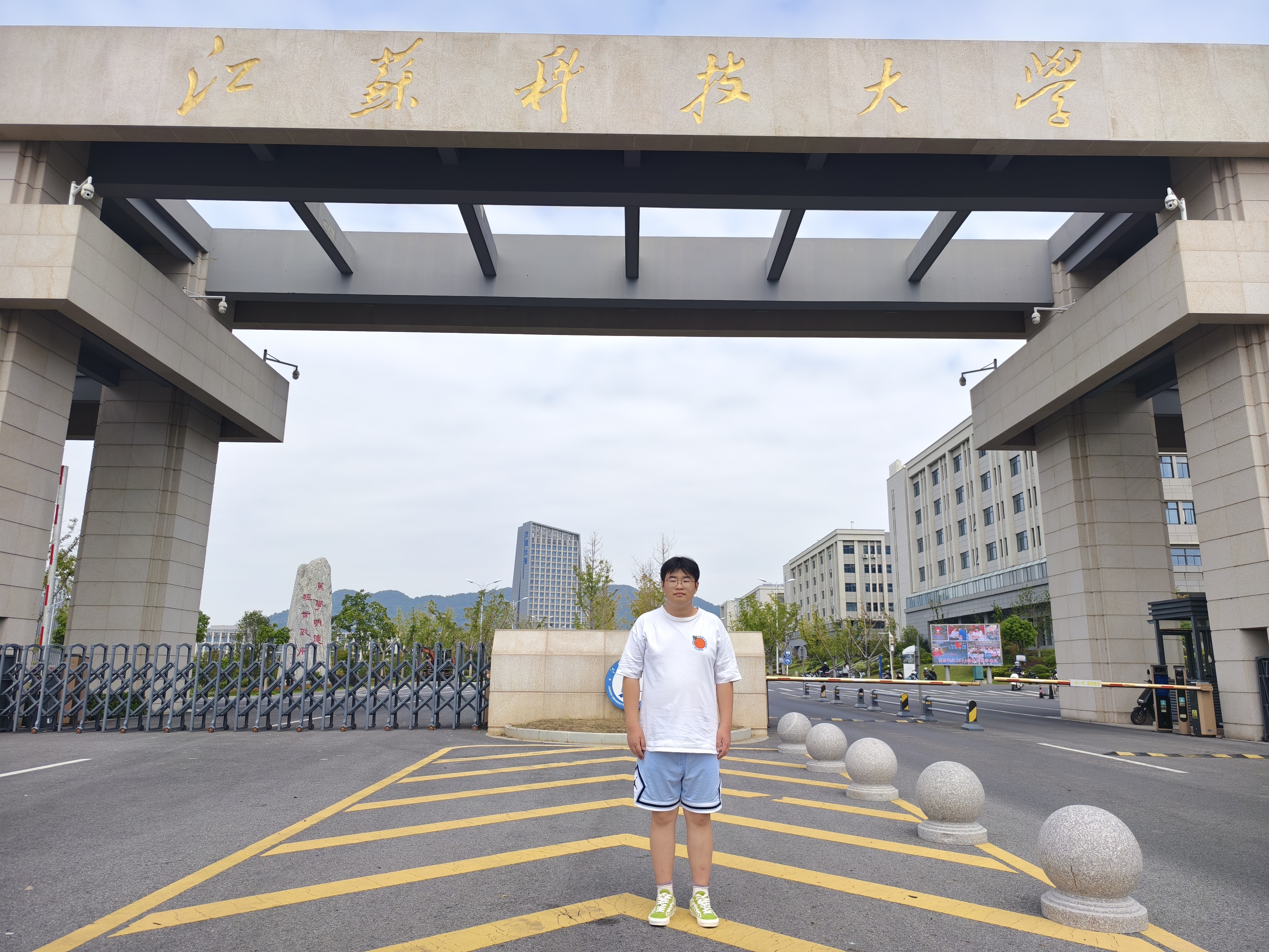 1727257132191233.jpg 1727257132191233.jpg